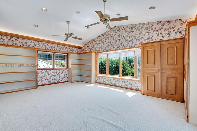 Building Photo - 325 Bontona Ave