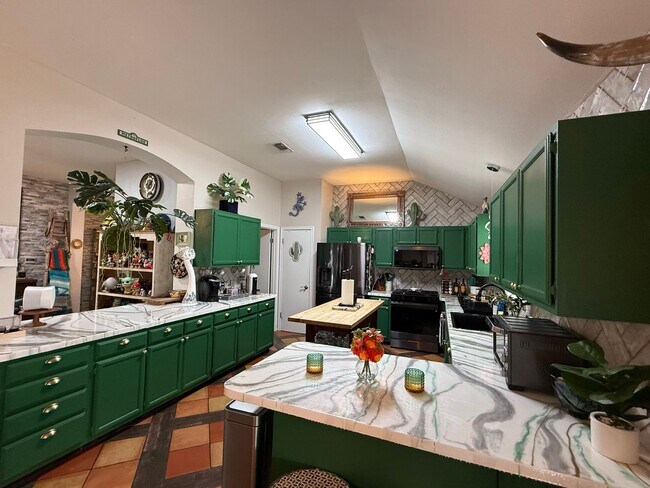 Building Photo - Beautifully updated home IN THE BLUFFS COMING SOON!