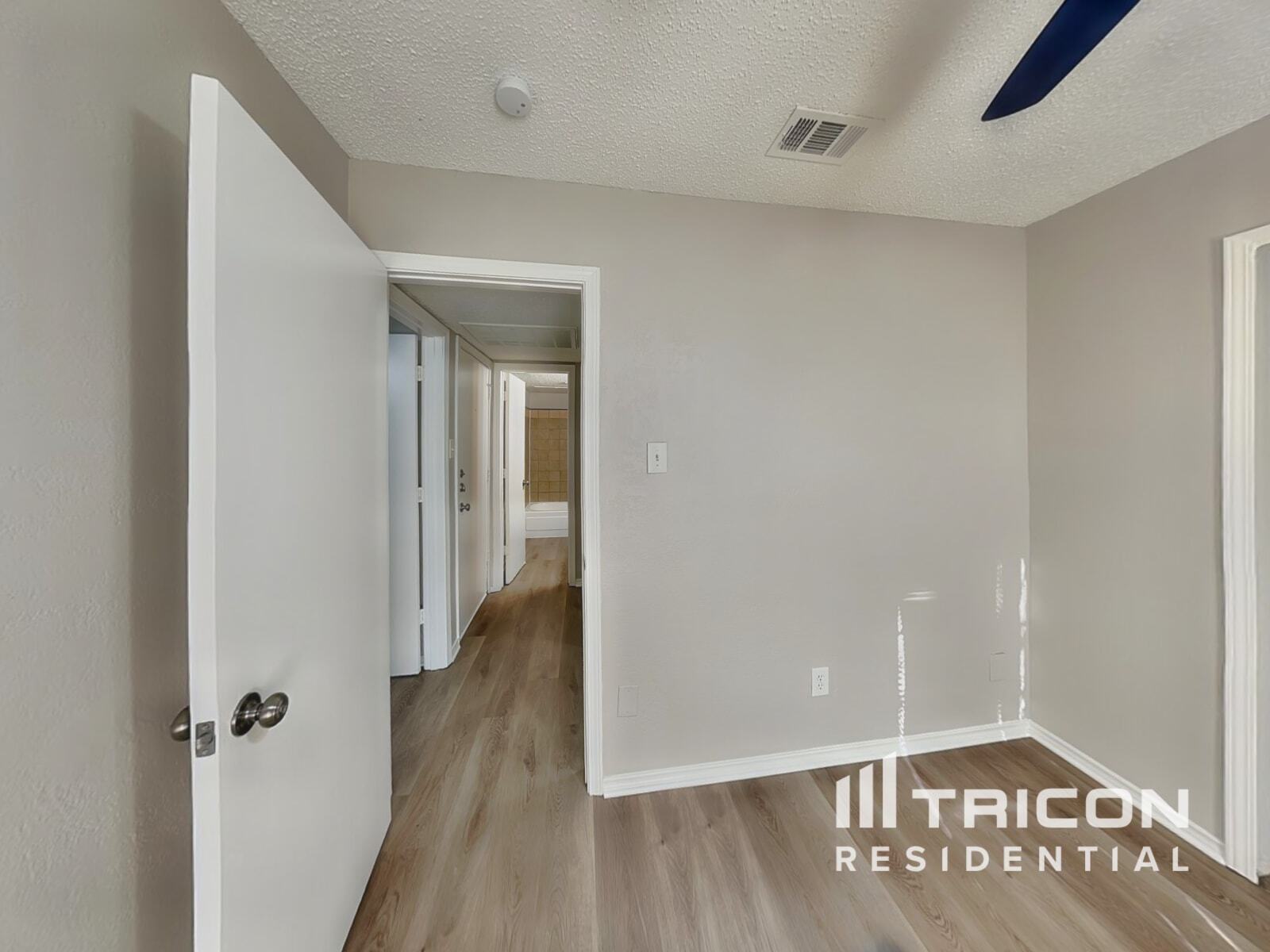 Building Photo - 2417 Highmont Dr