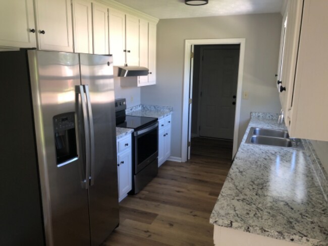 Building Photo - 524 Autumndale Dr