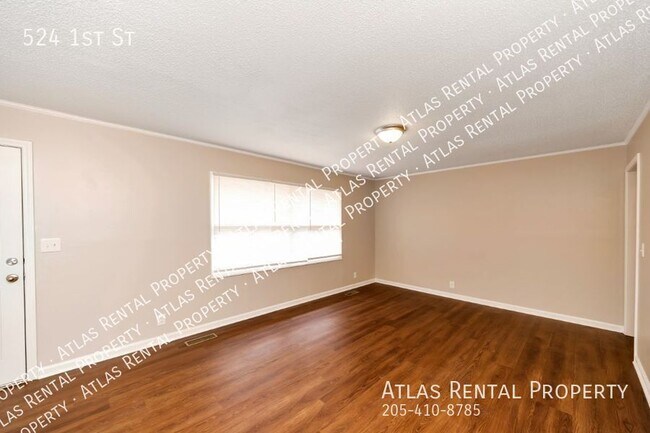 Building Photo - 524 1st St