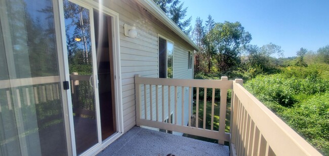 Building Photo - Pre-Leasing - 3bd/2bath (Cordata Area)
