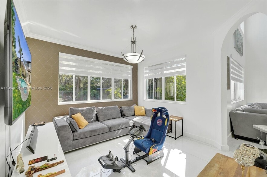 Building Photo - 1367 Camellia Cir