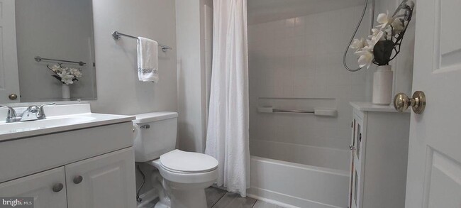 Building Photo - 13517 Orchard Dr