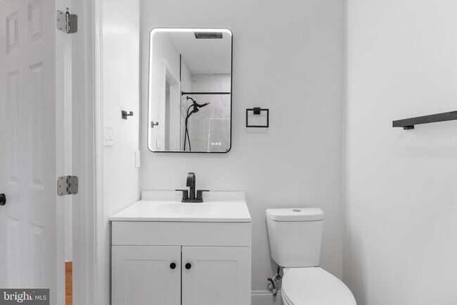 Building Photo - 7414 Pohick Rd