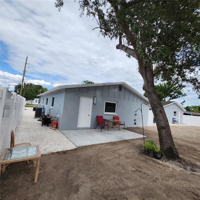 Building Photo - 15414 Avalon Ave