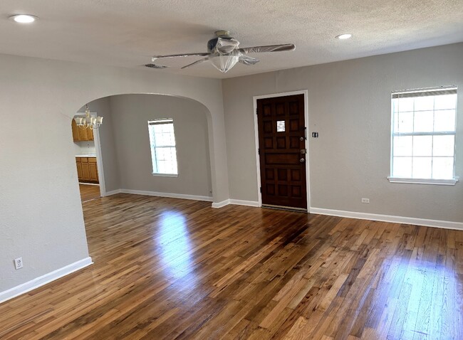 Building Photo - 2838 W French Pl