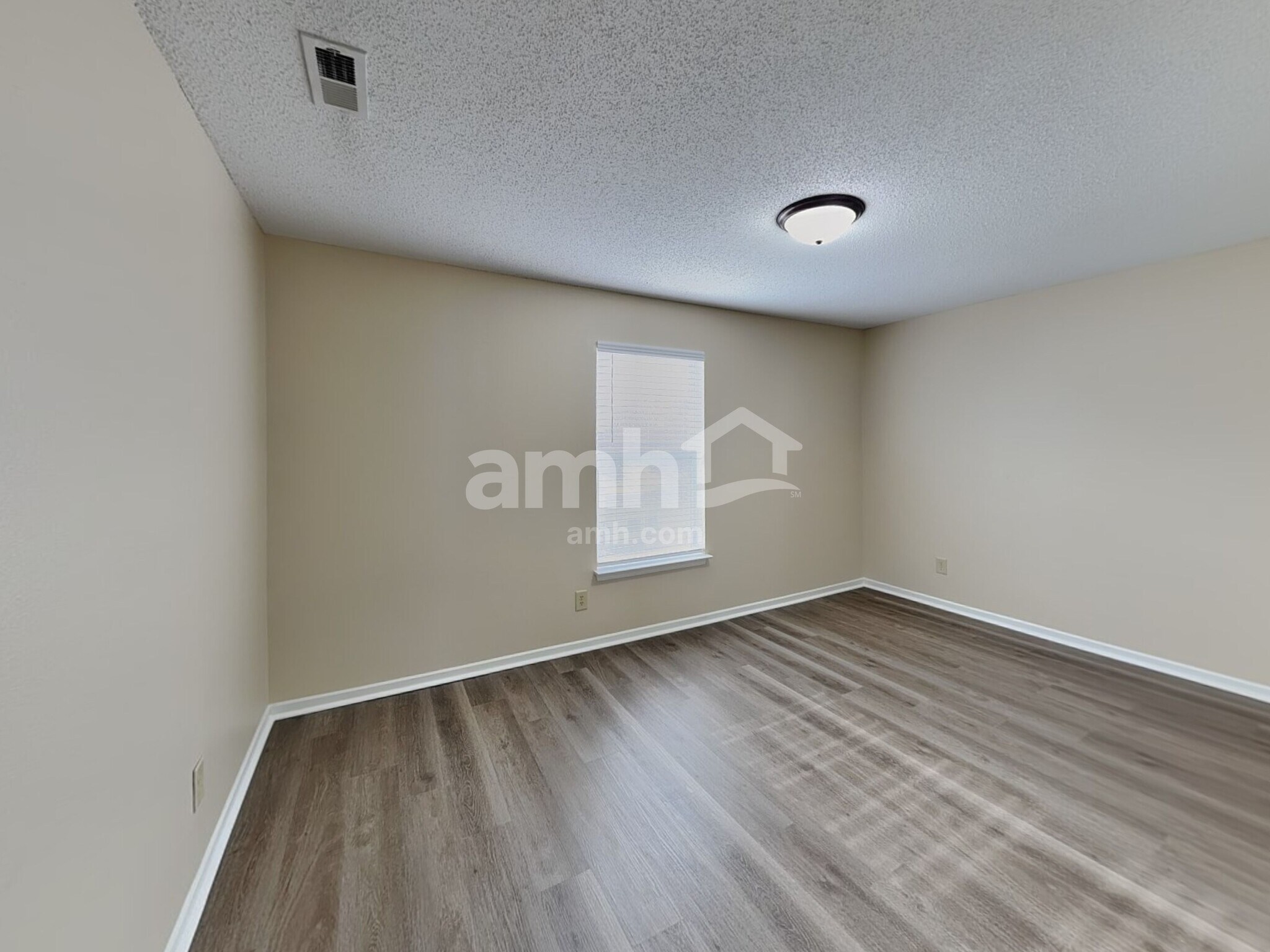 Building Photo - 8845 Limberlost Ct