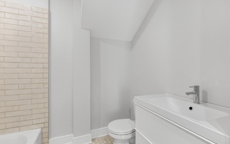 Building Photo - 1916 Poplar St