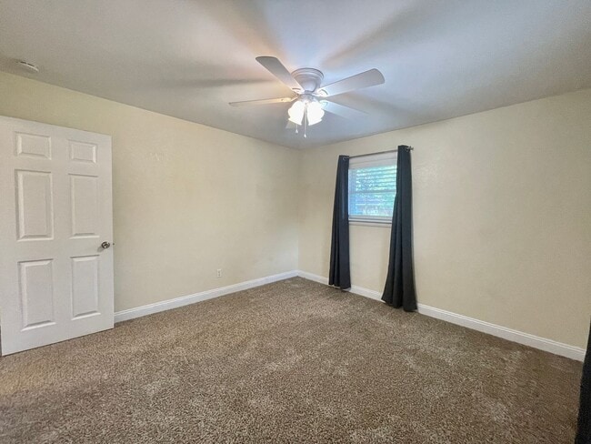 Building Photo - Ready 07-13-26! 4/2 Ranch Home On Corner Lot! Pet-Friendly & All Appliances Convey!
