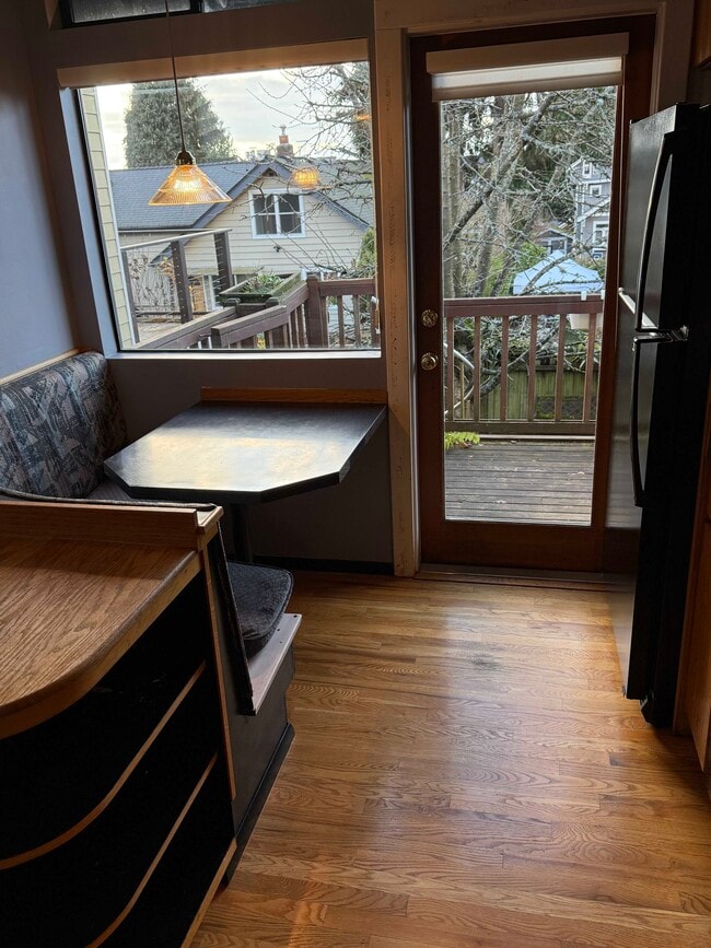 Building Photo - 6547 Greenwood Ave N