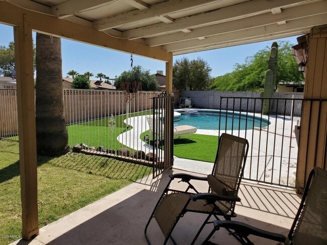 Building Photo - 3327 W Joan De Arc Ave