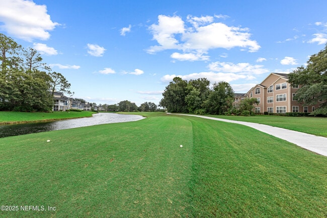 Building Photo - 13810 Sutton Park Dr N