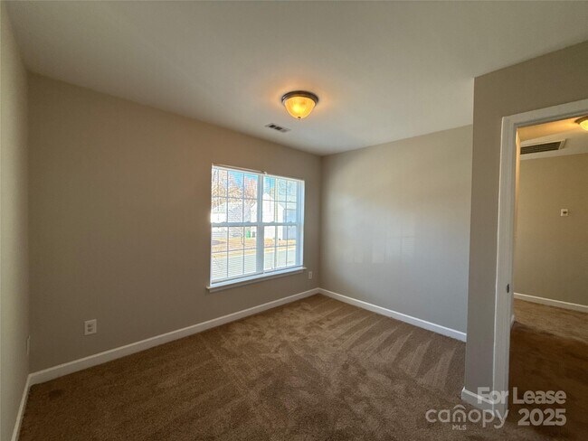 Building Photo - 4713 Brewer Dr