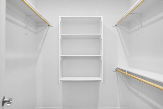 Building Photo - Beautiful Contemporary home with panoramic views! Community pool and club house use included.