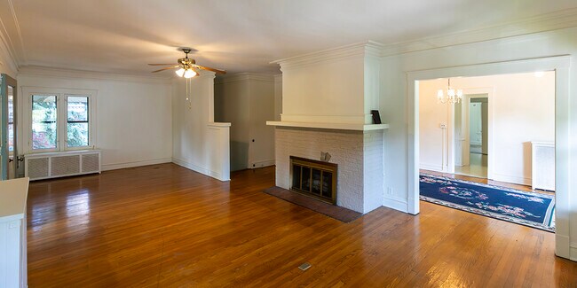 Building Photo - 202 Ridgeland Ave