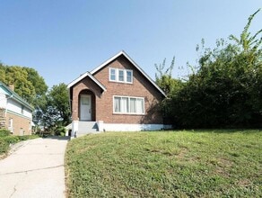 Building Photo - 224 Ehrman Ave