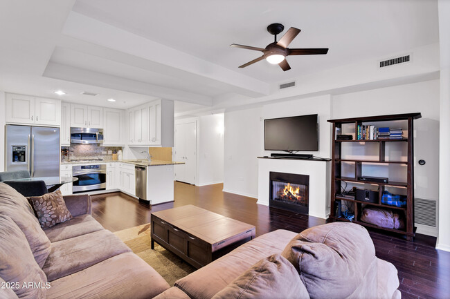 Building Photo - 7131 E Rancho Vista Dr