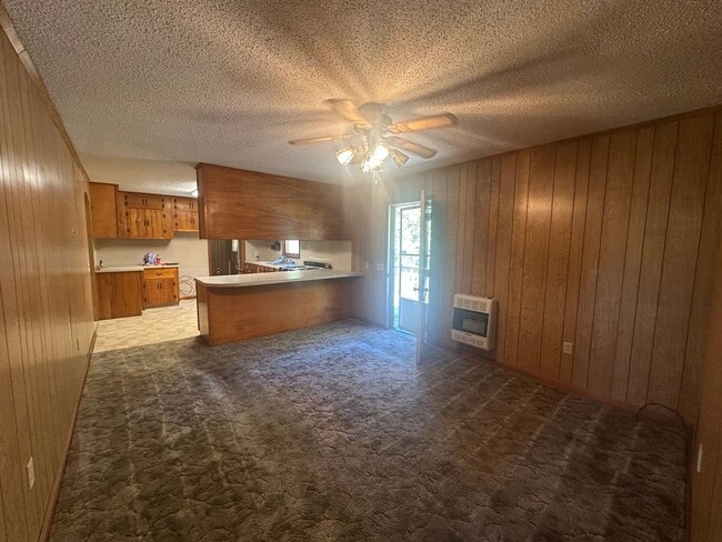 Building Photo - Charming 3-Bedroom, 2-Bath Home in Peacefu...