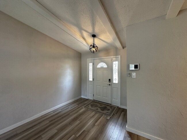 Building Photo - Remodeled