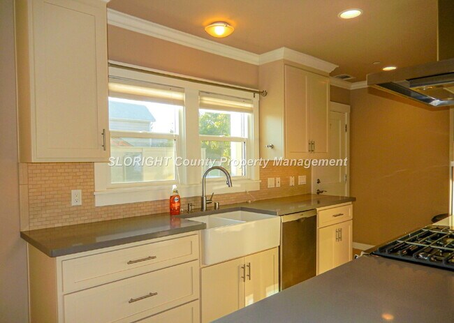 Building Photo - AVAILABLE JULY- 1 Bed / 1 Bath located in Downtown San Luis Obispo