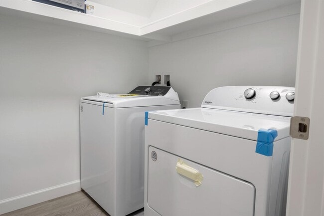 Building Photo - 2253 Papermill Rd