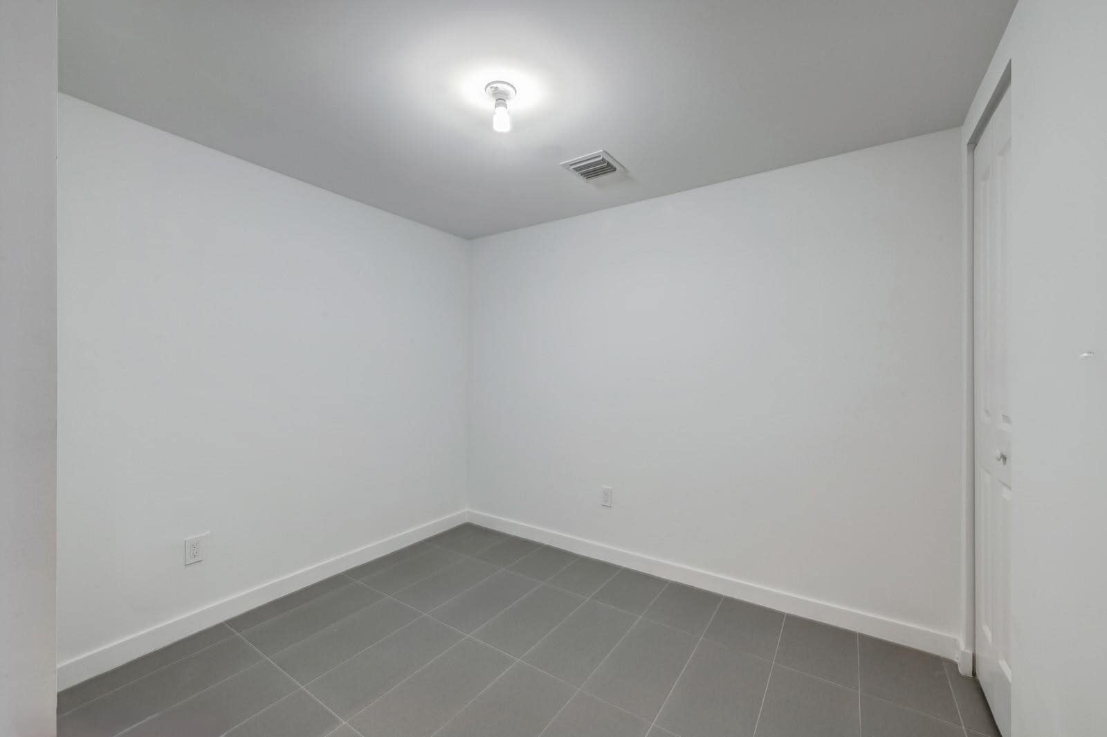 DEN - 1600 NE 1st Ave