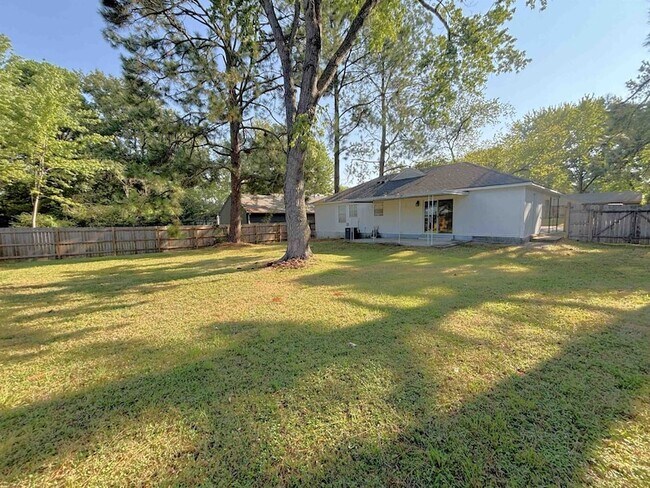 Building Photo - 955 Poplar Leaf Rd