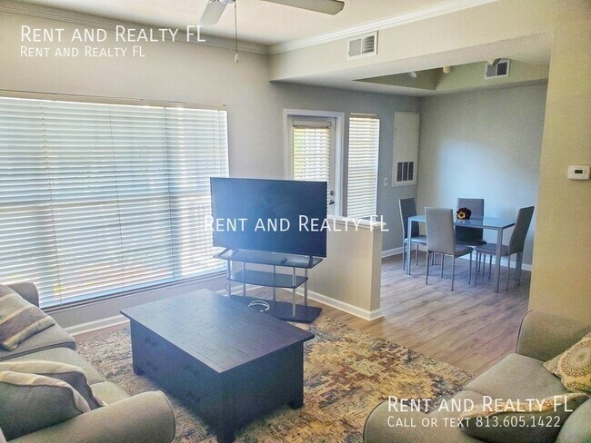 Building Photo - **A UNIT IN THE DYNAMIC AREA OF HYDE PARK**