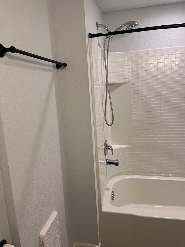 Building Photo - 5622 35th Ave E