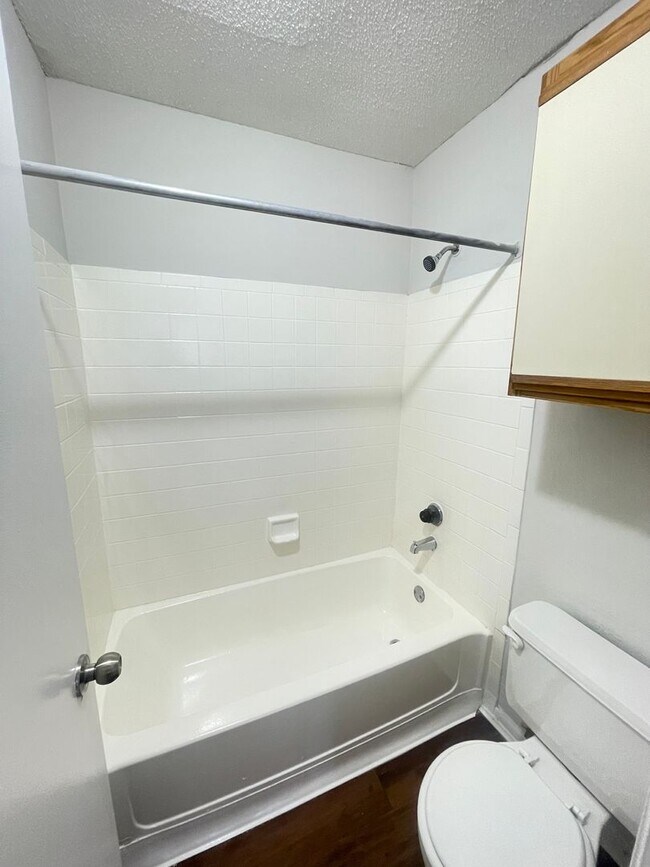 Building Photo - 1 Bed / 1 Bath Condo in Gated Comm. In Altamonte Springs, Available Now!!