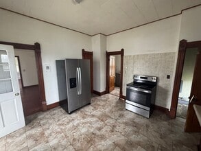 Building Photo - 1830 Superior Ave - Duplex