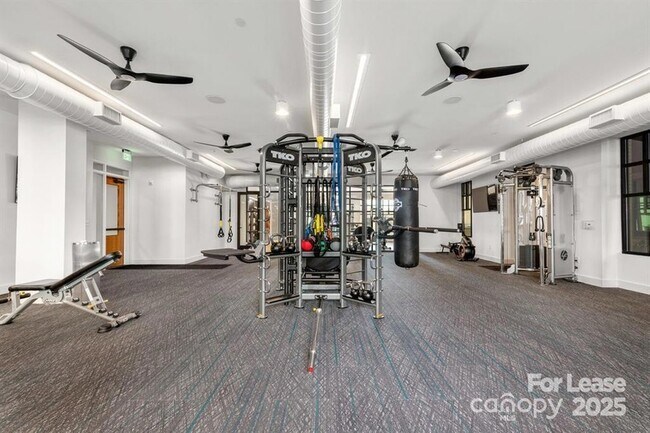 Building Photo - 4220 Colony Plz Dr