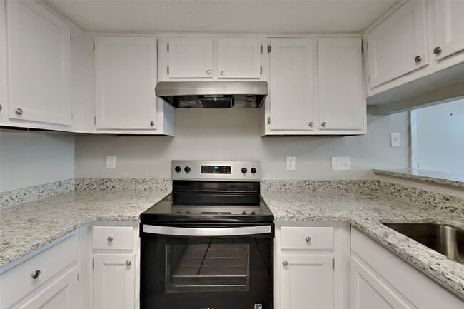 Building Photo - 7443 Kite Hill Dr