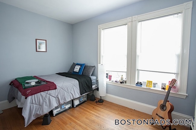 Building Photo - 3 Kinnaird St