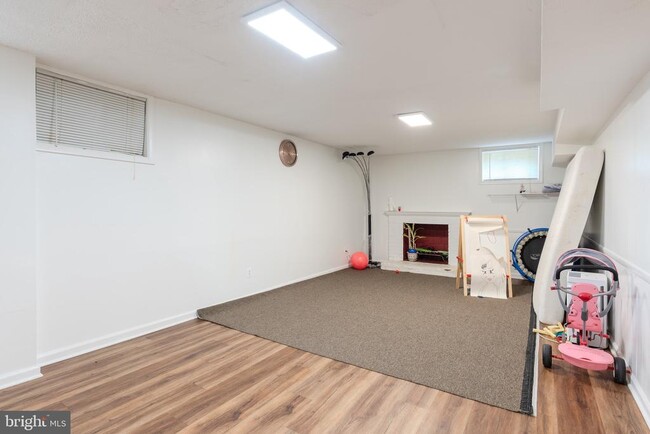 Building Photo - 5626 Hershey Ln