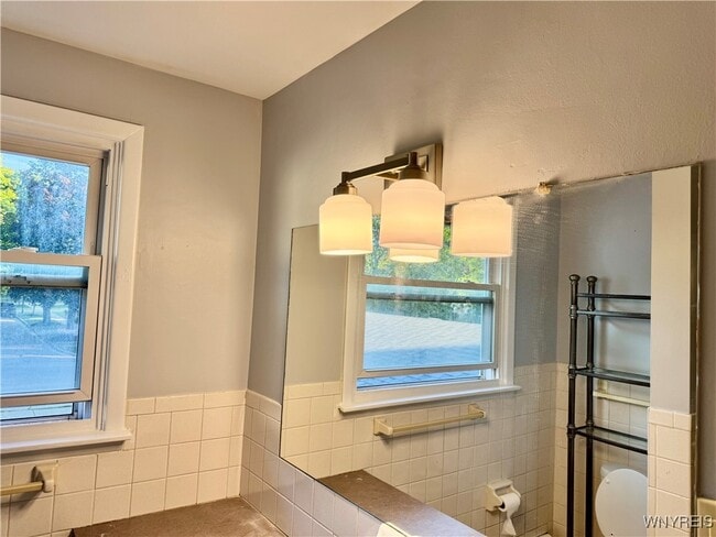 Building Photo - 28 Ayrault Dr