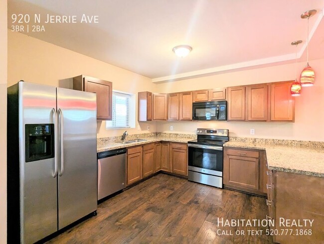 Primary Photo - 920 N Jerrie Ave