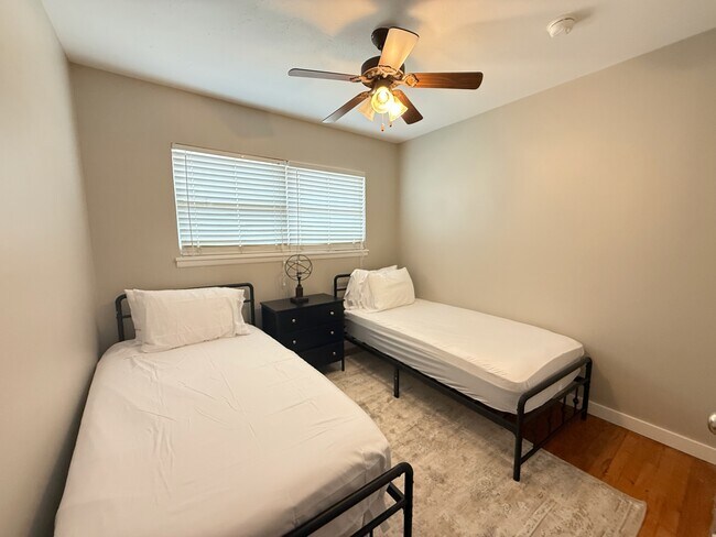 Building Photo - 3314 W Ohio Ave