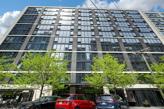 Building Photo - 160 1st St