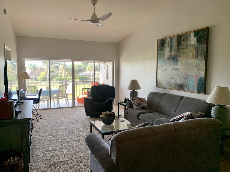 Building Photo - 9860 Costa Mesa Ln
