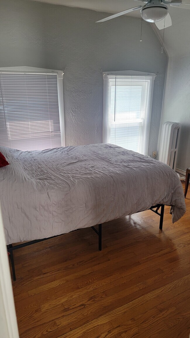 Building Photo - 2518 N Bernard St