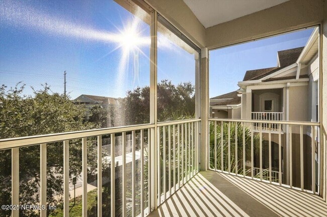 Building Photo - 10550 Baymeadows Rd