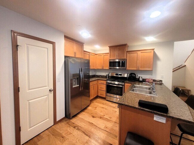 Building Photo - Three Bedroom House In Cordata - Kodiak