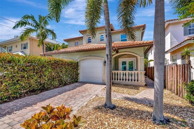Building Photo - 853 SW 11th Ct