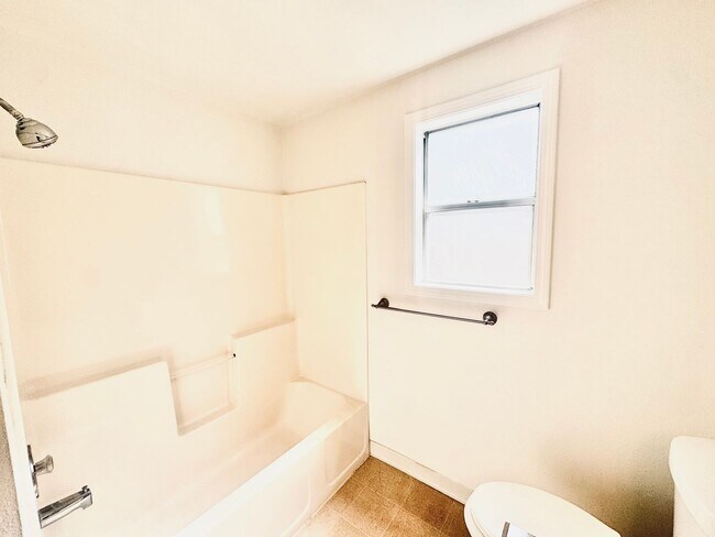 Building Photo - Desirable South East Boise Home for Rent -...