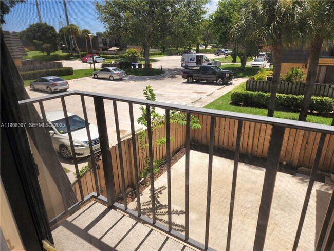 Building Photo - 2706 27th Way