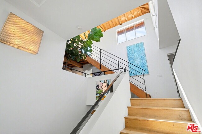 Building Photo - 420 Alta Ave