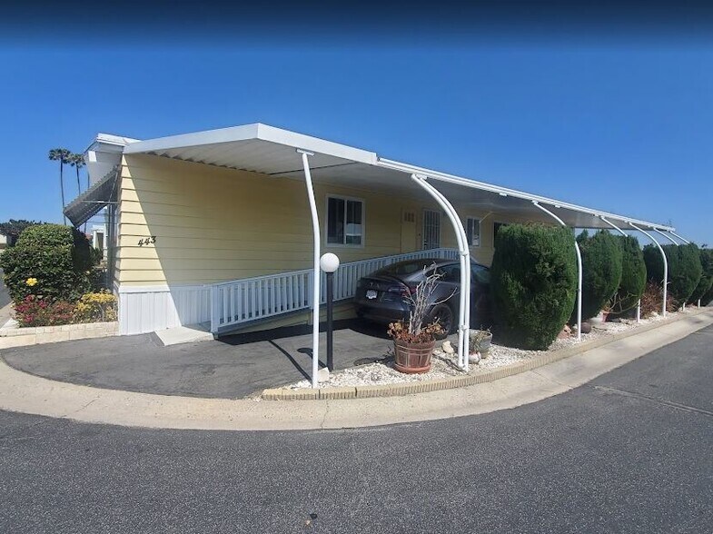 Building Photo - 1065 Lomita Blvd