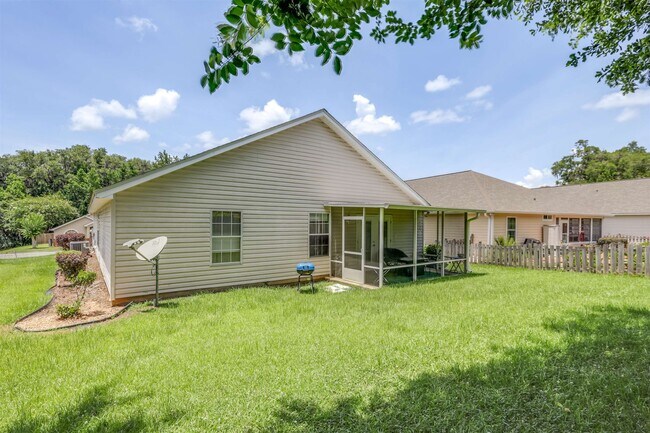 Building Photo - 1583 Applewood Way